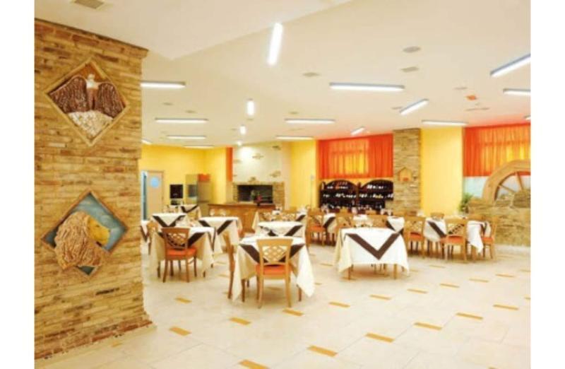 Hotel Cristina Rocca San Giovanni Exteriér fotografie